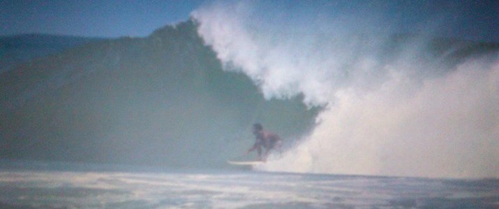 Caribbeans Surf School and Shop - Grosse vague Caribbeans Surf School and Shop Caraïbes Sud Playa Cocles Puerto VIejo de Talamanca Limon Grosse Vague Tube