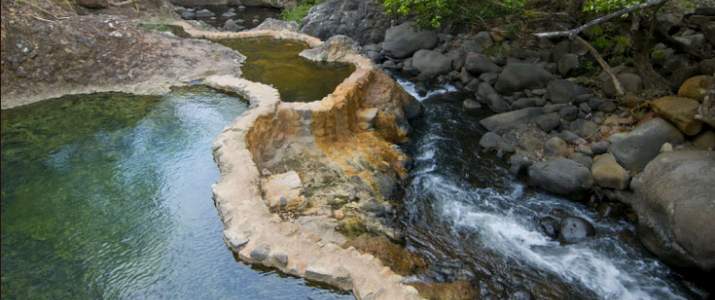 Rio Negro - Bassins Eau Thermale Rio Negro Rincon de la Vieja Hacienda Guachipelin Adventure Tours Volcan Bassins Eau Thermale Rivière