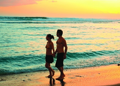 Couple voyage de noces, l'endroit idéal, profiter en couple, amoureux, lune de miel costa rica, plages paradisiaques