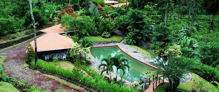 Finca Luna Nueva - Vue aérienne Finca Luna Nueva Chachagua Piscine Hotel Cabinas Verdure Luxuriante