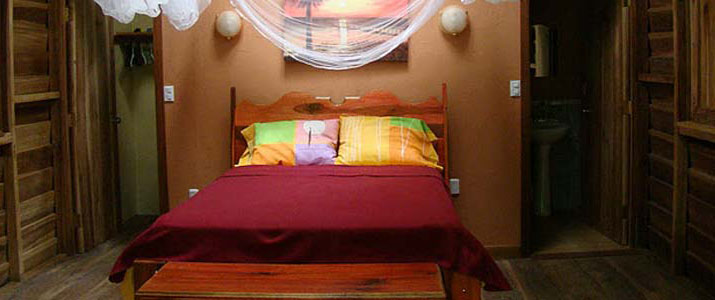 Chambre Casitas Moabi Caraïbes Sud Viejo de Talamanca Playa Cocles chambre double en bois