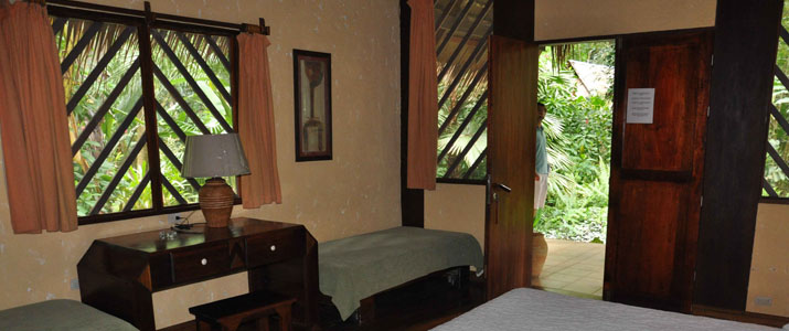 Chambre Shawandha Lodge Caraïbes Sud Puerto Viejo de Talamanca chambre lit double en bois