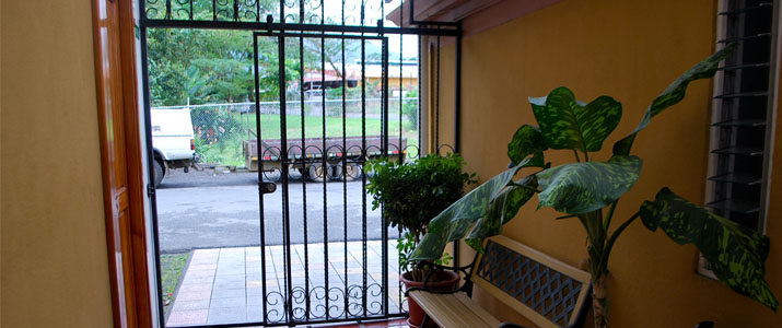 Cabinas y Soda El Rio - Entrée Cabinas y Soda El Rio La Fortuna Hotel Façade Entrée