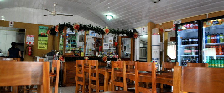 Cabinas y Soda El Rio - Restaurant Cabinas y Soda El Rio La Fortuna Restaurant