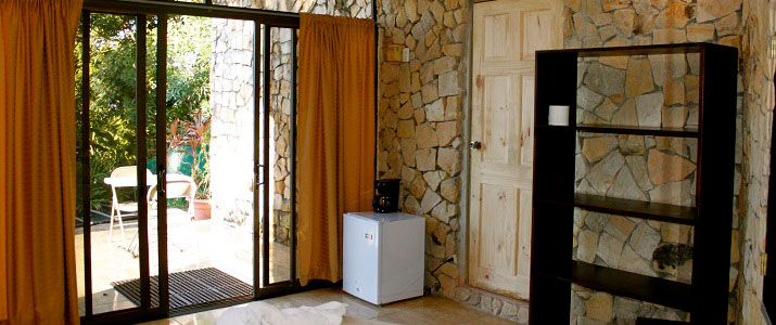 Blue Dream Chambre Blue Dream Guanacaste Bahia Salinas chambre pierre terrasse ensoleillée