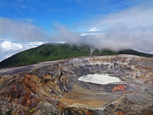 Le Volcan Poas Le Cratère du Volcan Poas