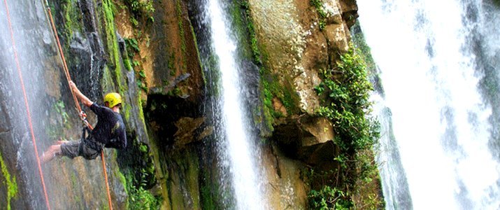 Diamante Verde Waterfalls - Pacific Journeys - Cascade et descente en rappel eau