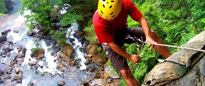 Diamante Verde Waterfalls - Pacific Journeys - Descente en rappel