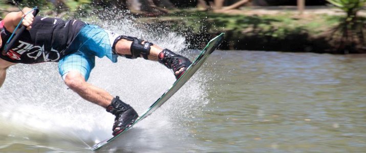 FlyZone Lac Arenal Puerto San Luis Tilaran Wakeboarding Wakeskating Wakeboard Wakeskate Ski Nautique Tail