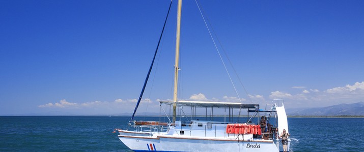 sunset catamaran quepos