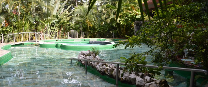 Paradise Hot Springs - Piscine