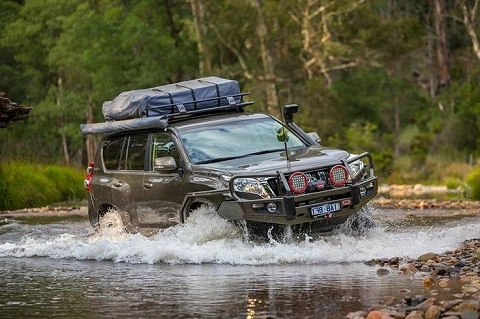 nécéssité du 4x4, indispensable, état des routes, sites seulement accessibles en 4x4, pistes, passages à gués