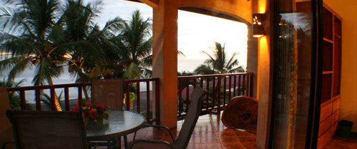 Backyard Hotel - Jaco - Pacifique Centre | Tout Costa Rica
