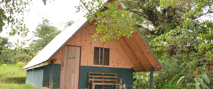 Albergue El Socorro Arenal Puerto Viejo de Sarapiqui San Miguel Bungalow Jardin