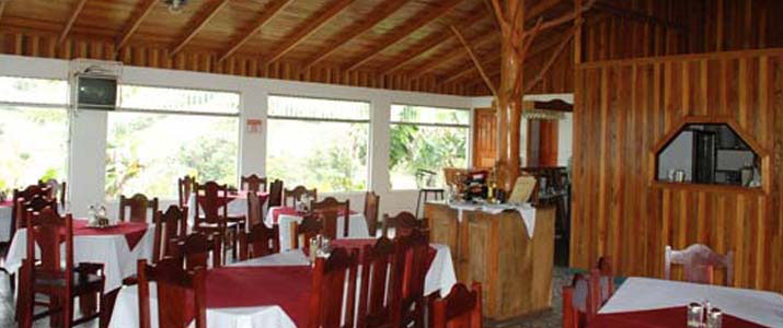 Castillo del Arenal - Salle du restaurant Castillo del Arenal Cabinas El Castillo Volcan Verdure Restaurant