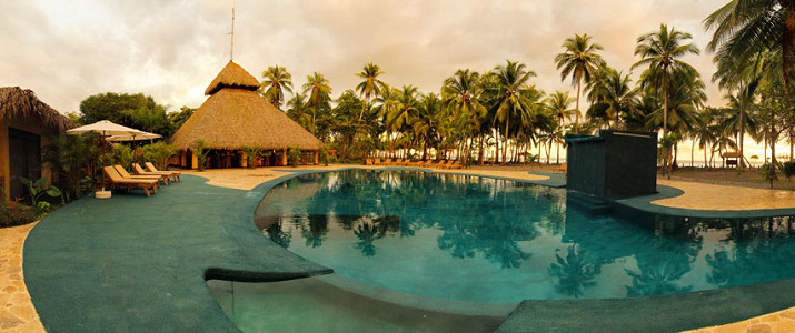 Clandestino Beach Resort Pacifique Centre Parrita Piscine Palmiers