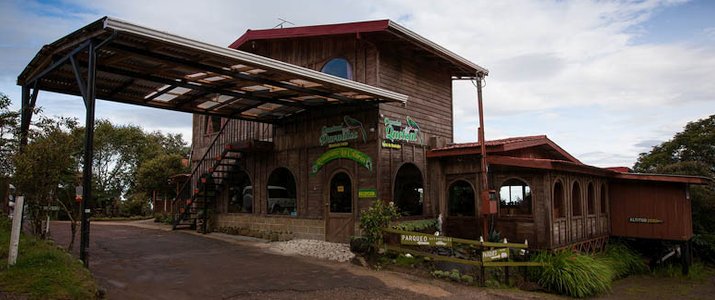 Paraiso Del Quetzal Accueil Paraiso Del Quetzal Hotel Costa Rica Cheminée