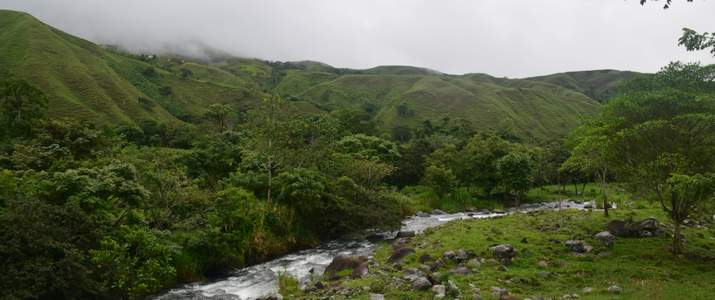 San Isidro del General Ujarras Rocas Calientes Rivière