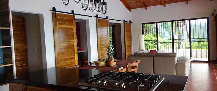 Casa Nekori - salon cuisine et salon spacieux et lumineux