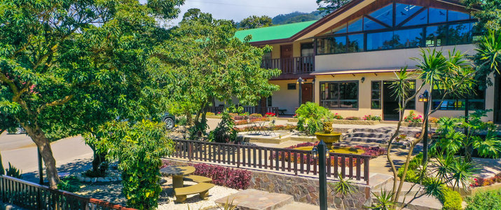 Bungalows du Monteverde Country Lodge au cœur de la forêt nuageuse du Costa Rica