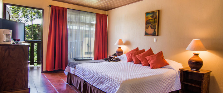 Jardins et environnement naturel du Monteverde Country Lodge, séjour nature au Costa Rica