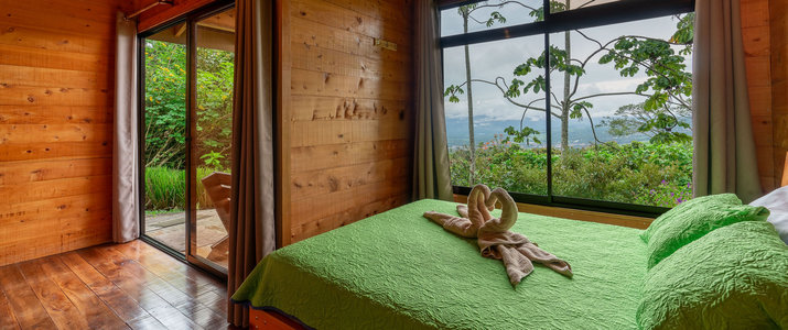 Mirador de Quinta El Cinco offrant une vue sur la vallée de Turrialba au Costa Rica