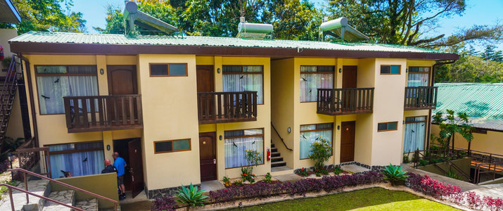 Monteverde Country Lodge au Costa Rica, hôtel entouré de jardins tropicaux à Monteverde